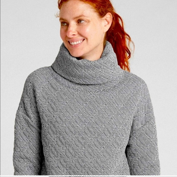 Like New Gapfit Jacquard Quilted 